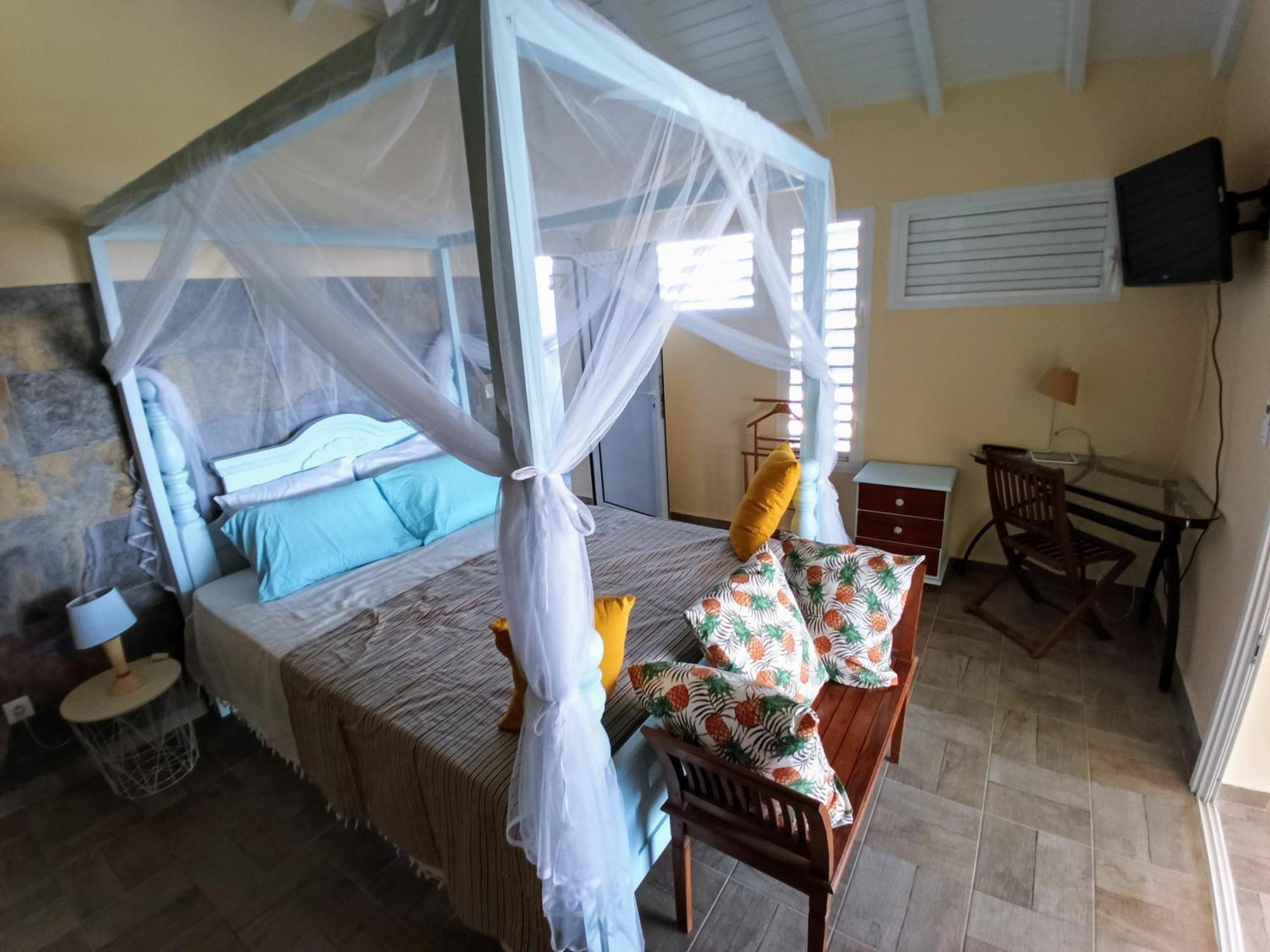 Aux Colibris Amoureux : Loft De Standing Avec Vue Mer Grand-Bourg  Luaran gambar